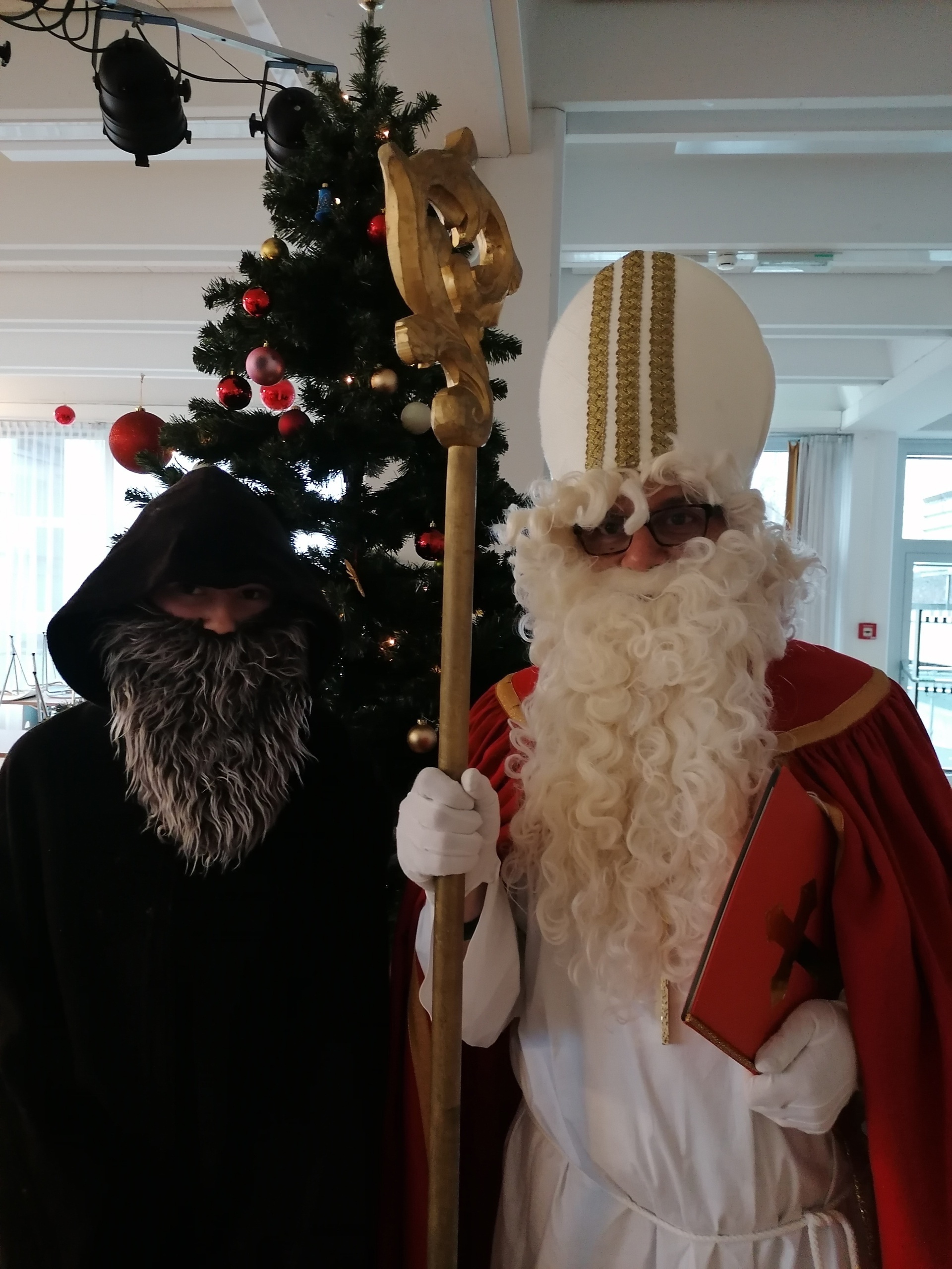 Der Nikolaus klopfte an die Tür