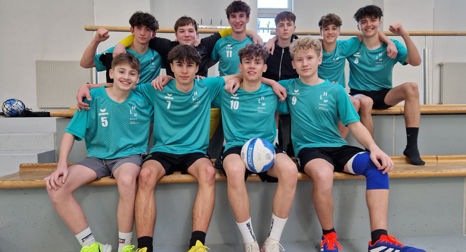 Neue Sporttrikots für die HLW/HLK Rankweil