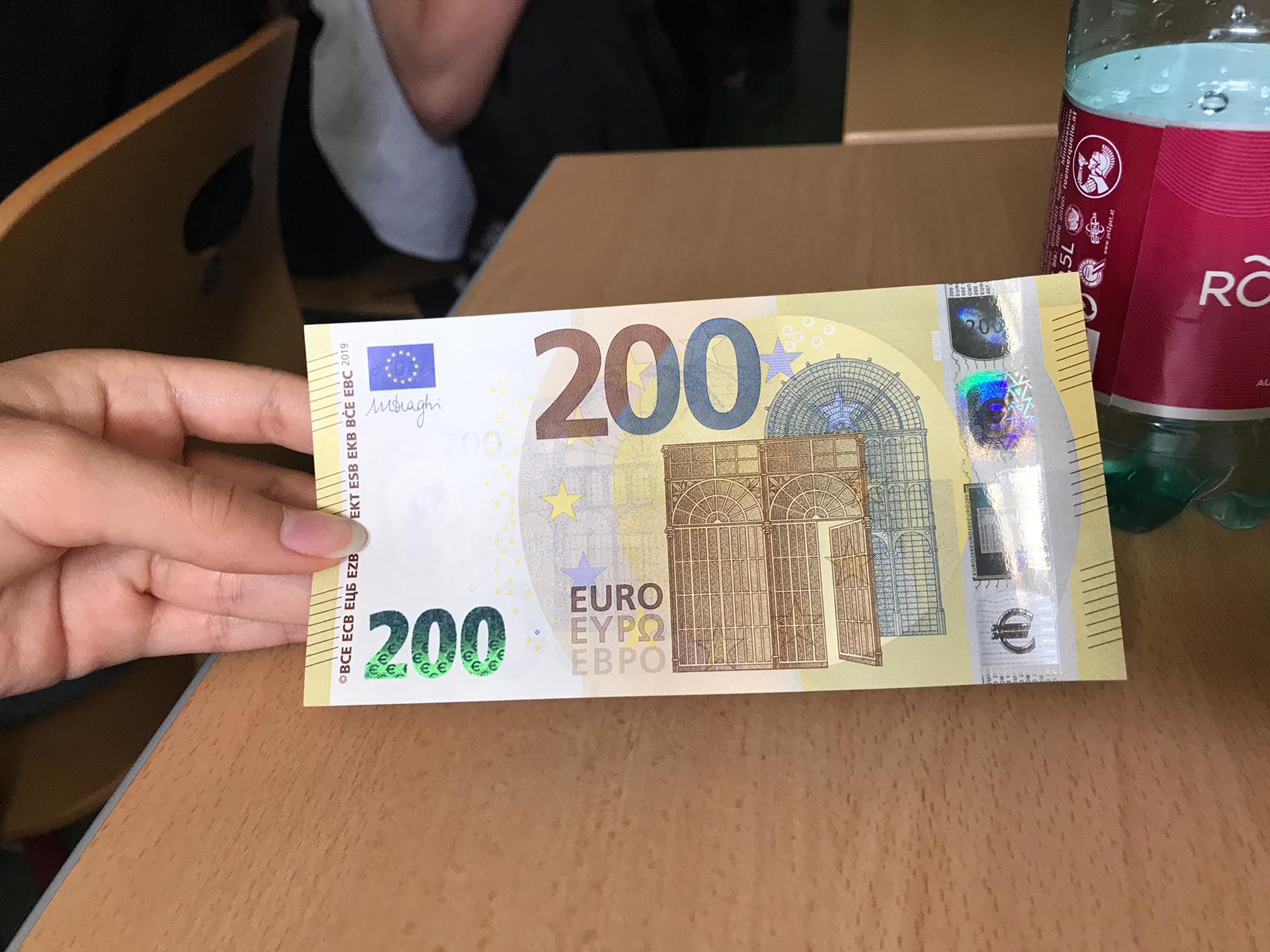 Die Österreichischen Nationalbank…und wie man mit Falschgeld umgeht BWP