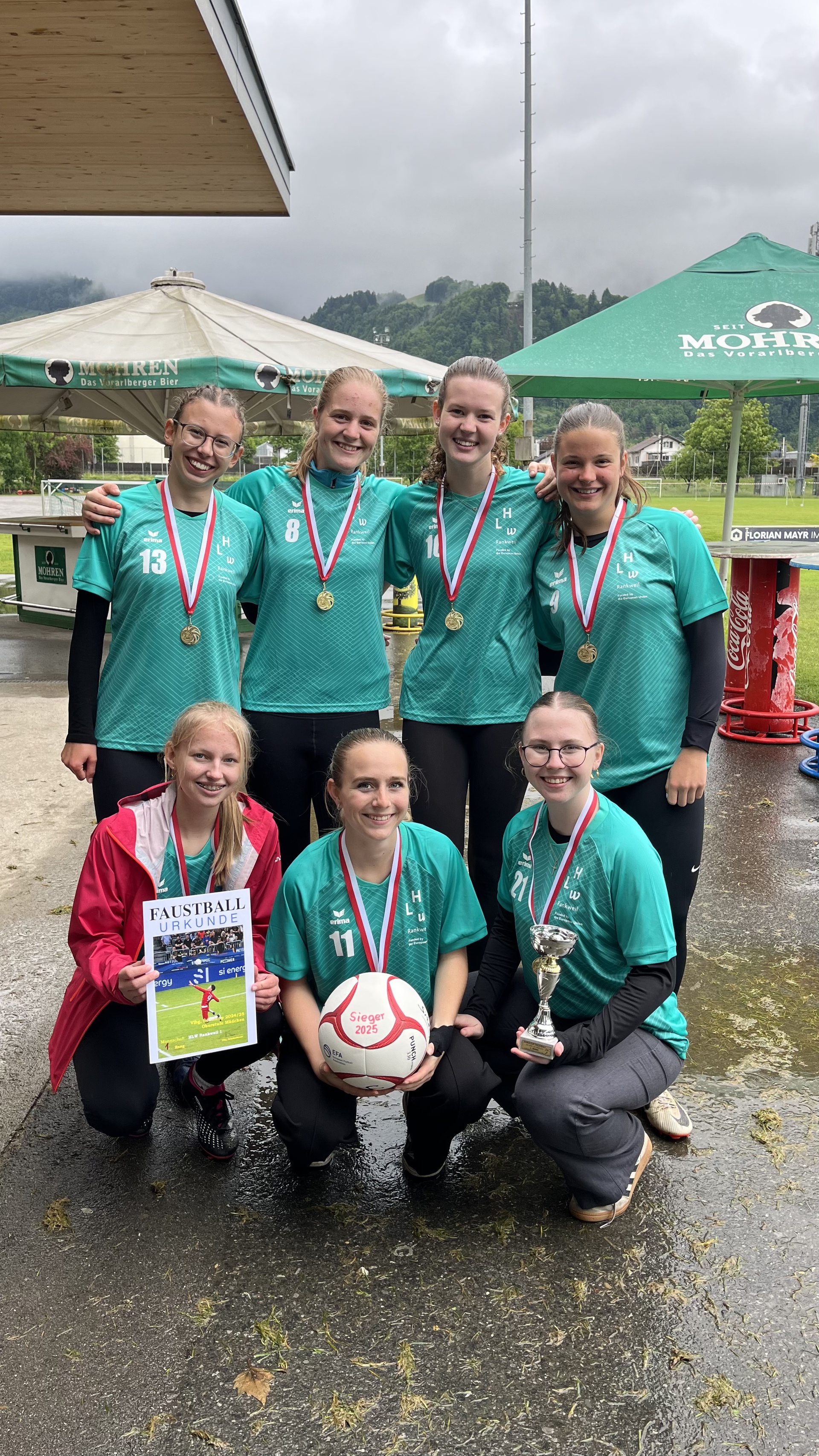 Neue Sporttrikots für die HLW/HLK Rankweil