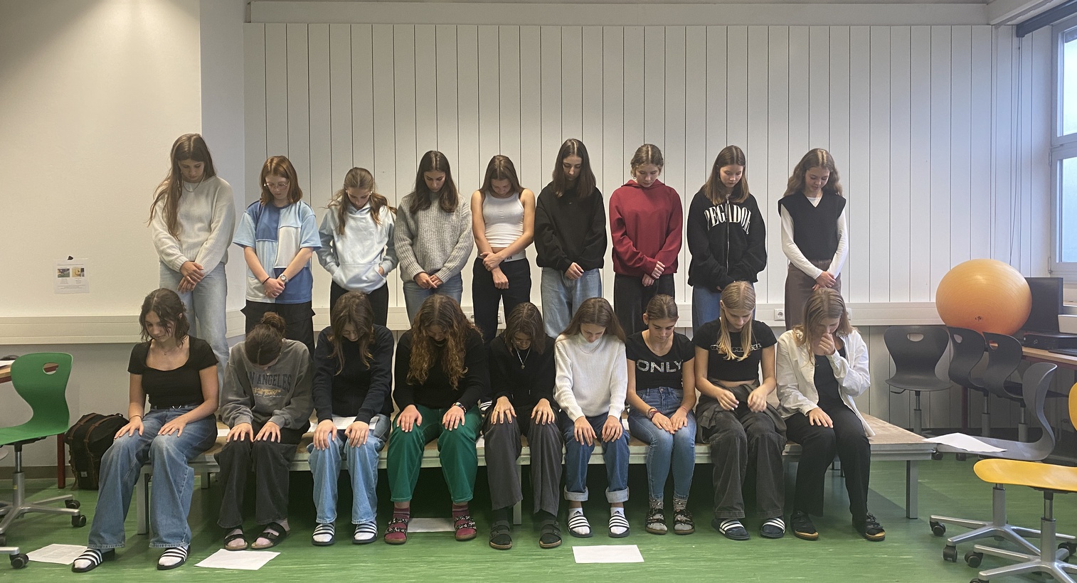 Schnappschüsse aus dem Theaterunterricht 23/24