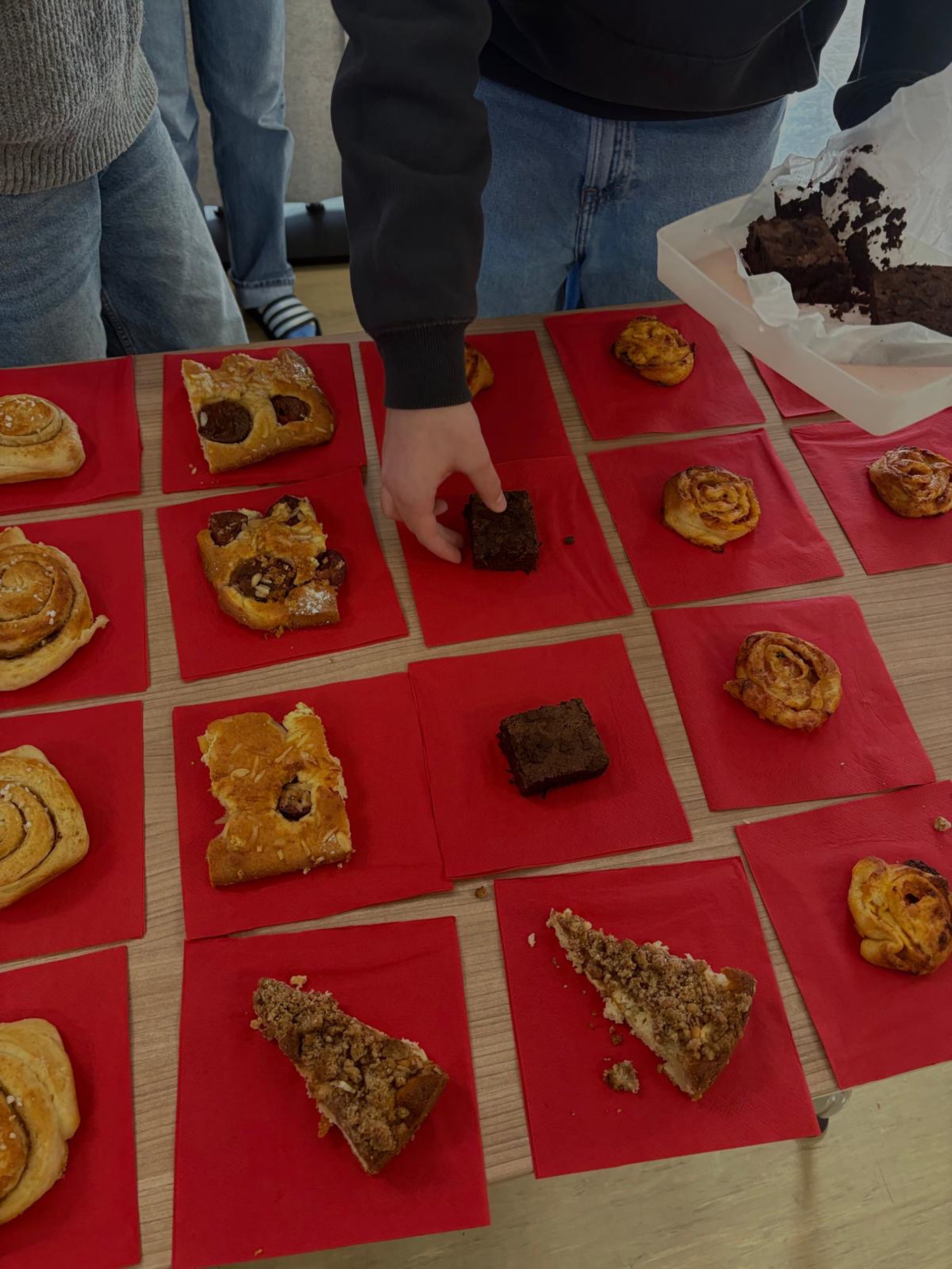 Herbstlicher Kuchenverkauf von der 3A