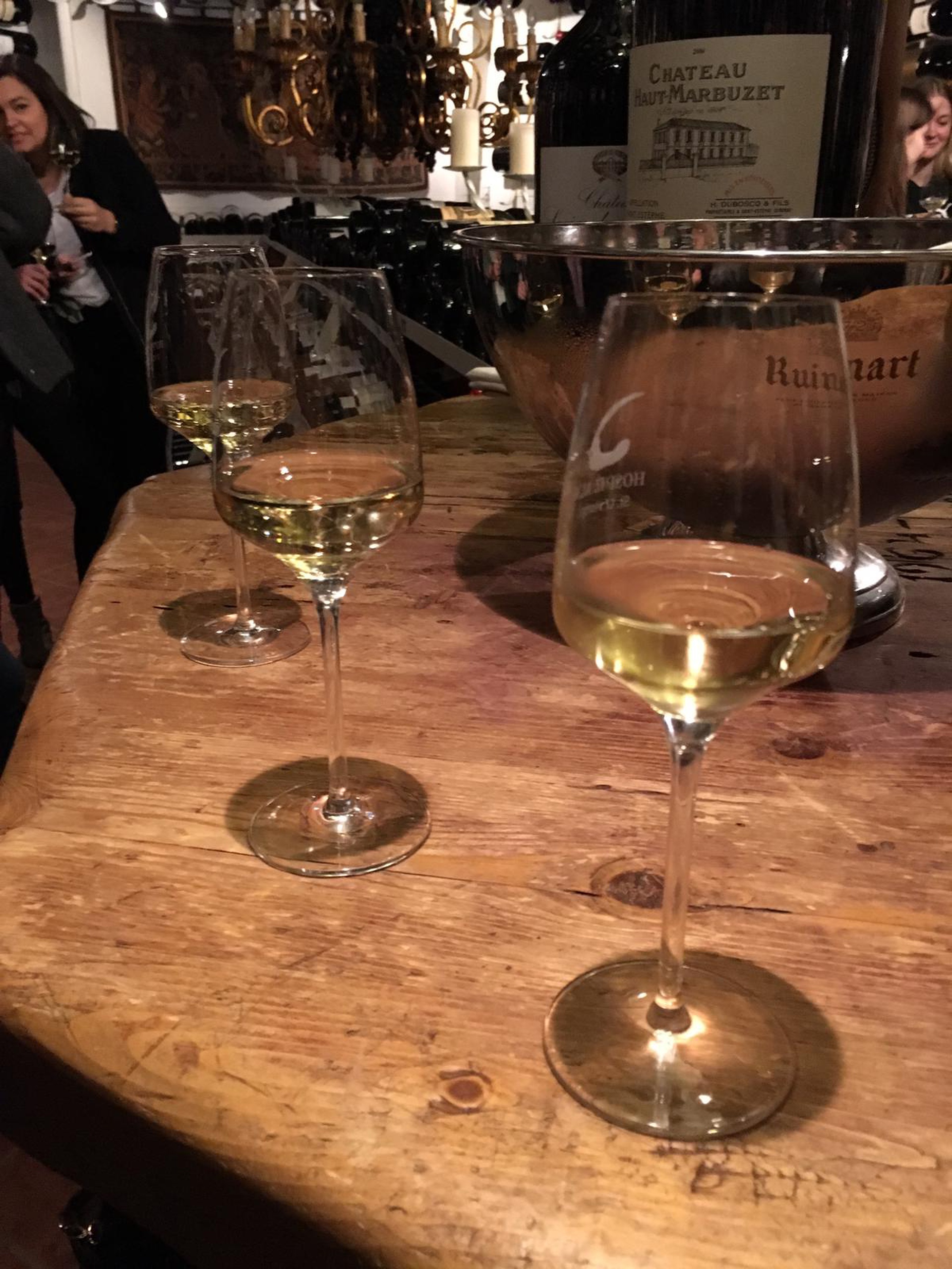 Wein soweit das Auge reicht   Exkursion in den Großflaschenkeller St. Christoph