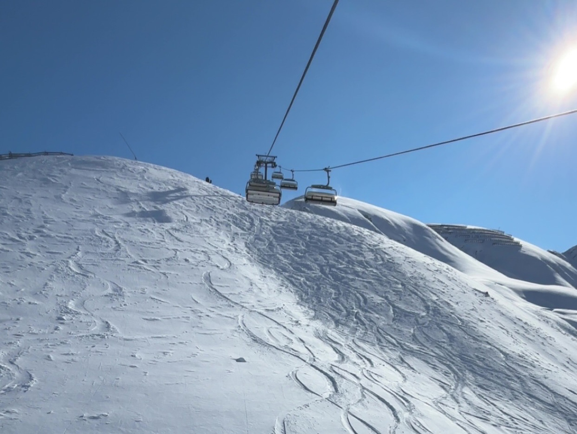 Ski, Spaß & Sonnenschein – unser Tag in Lech!