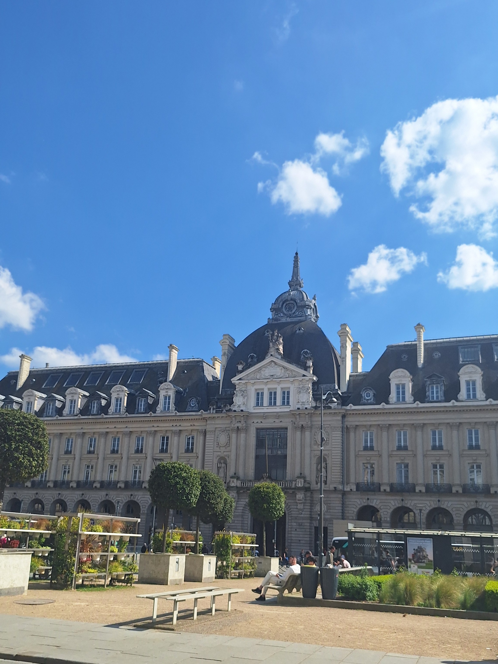 Bonjour tout le monde!